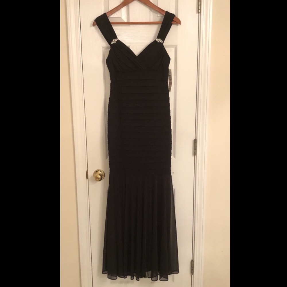 NWT Floor length mermaid gown